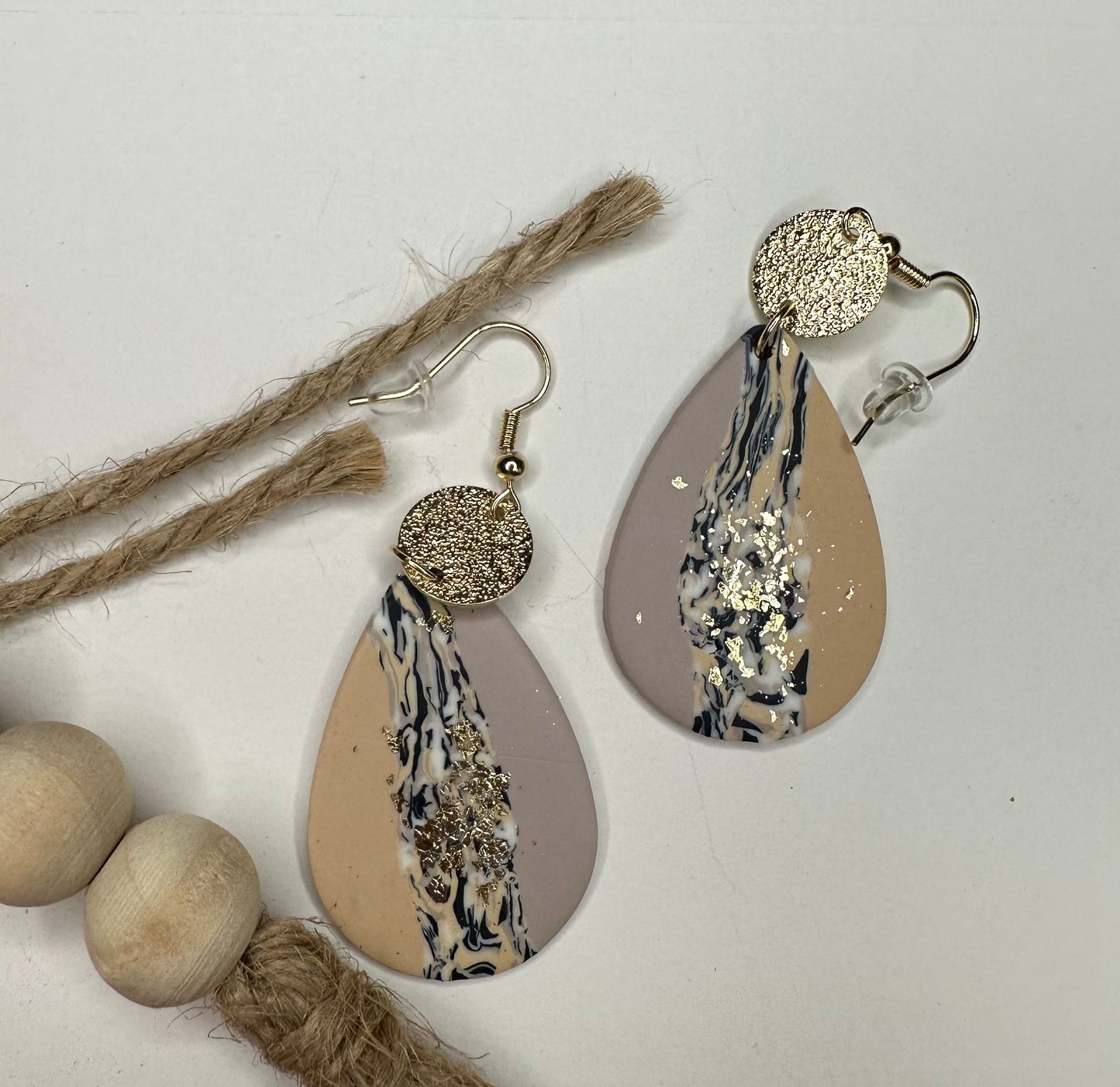 Tan teardrop
