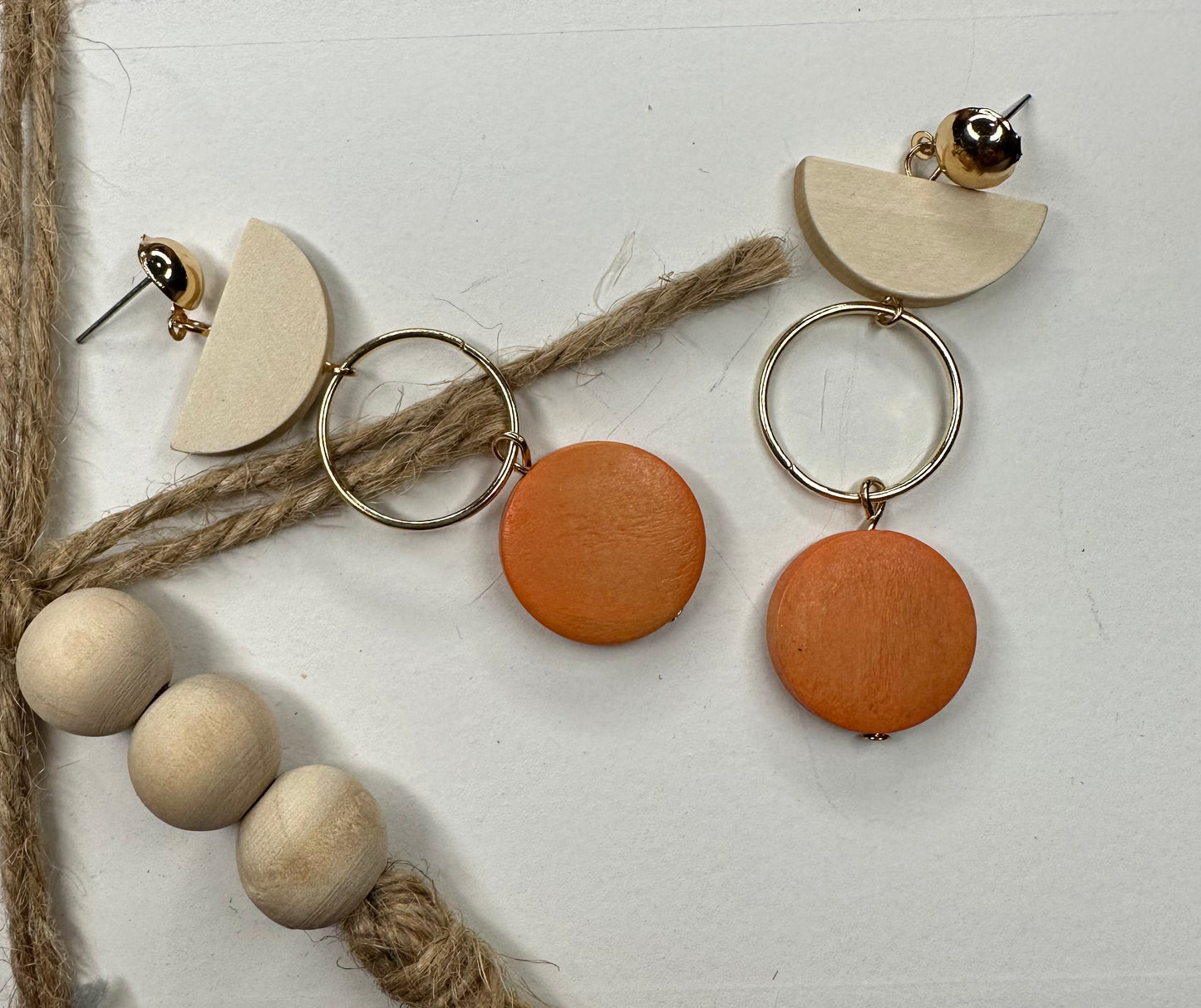 Tan/orange circle
